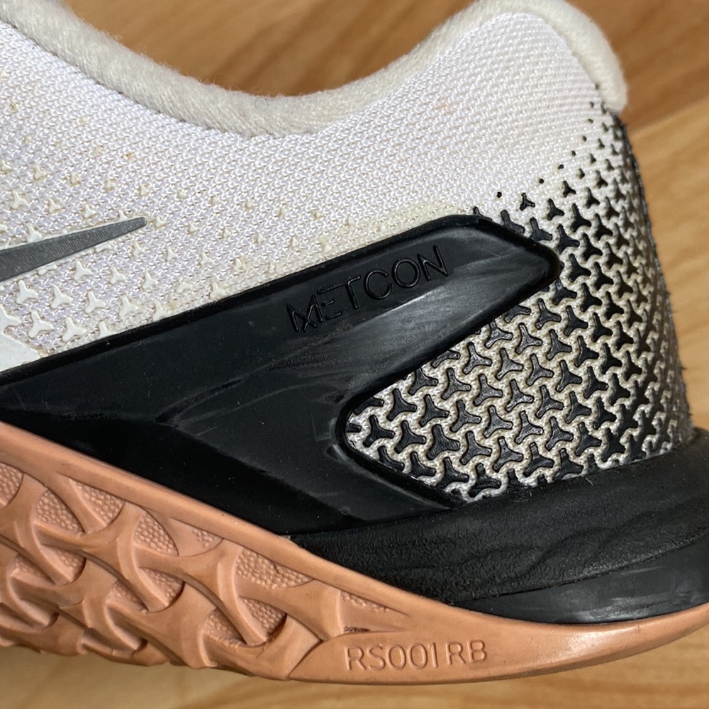 RARE NIKE METCON 4 SIZE 9 - 924593-100 WOMENS White/Nude Polka Dot Laces - Picture 8 of 8